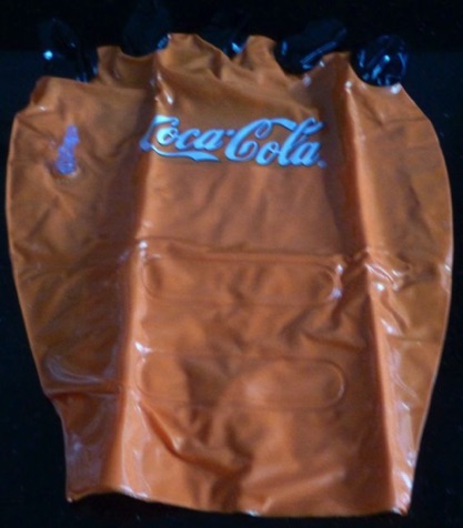 02577-2 € 2,50 coca cola opblaasbare hand oranje.jpeg